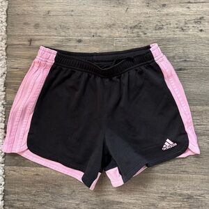 GIRLS ADIDAS SHORTS SIZE MEDIUM